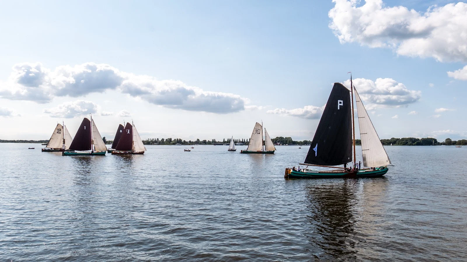 Zeilen op het Heegermeer